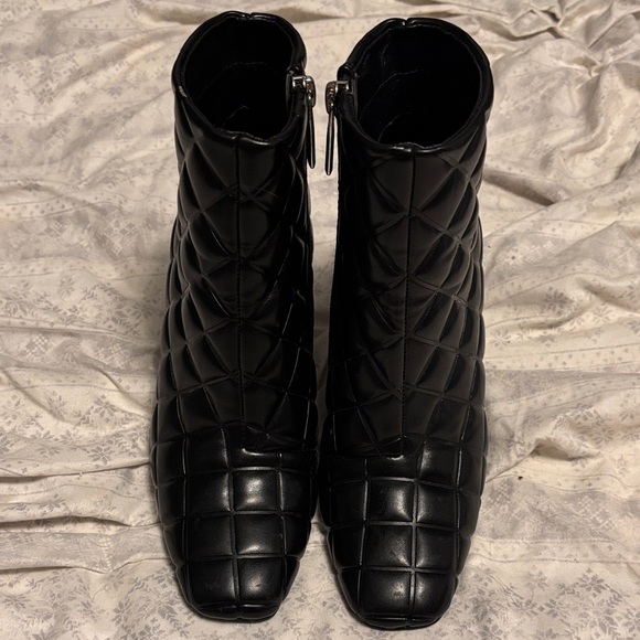 Cape Robbin Black Quilted Ankle Booties - Picture 5 of 6